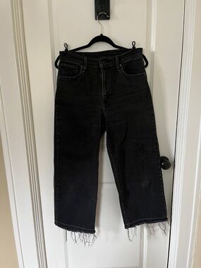 Levi's Black Ribcage Cropped Jeans